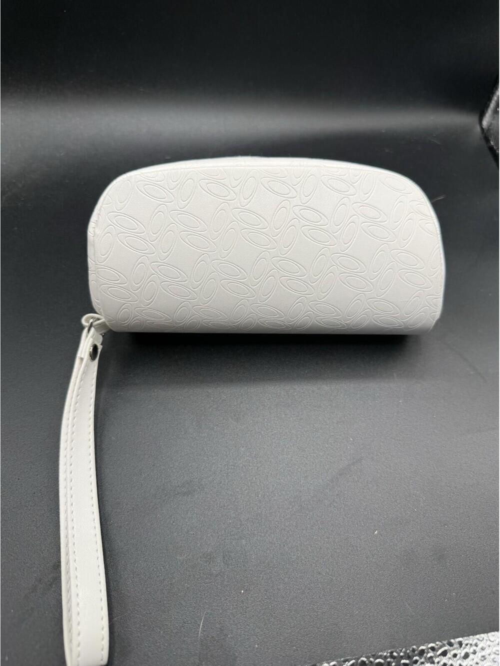 Oakley Women’s White Case